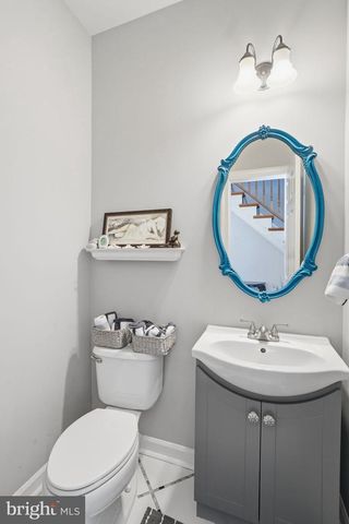 5012 WHISPER WILLOW DR, Fairfax, VA 22030