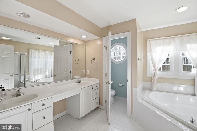 5012 WHISPER WILLOW DR, Fairfax, VA 22030