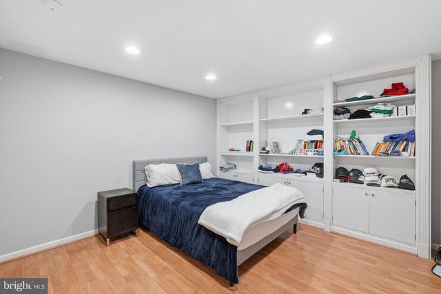 5012 WHISPER WILLOW DR, Fairfax, VA 22030