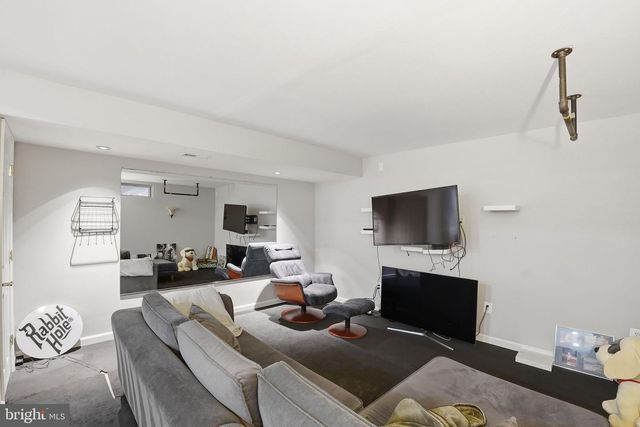 5012 WHISPER WILLOW DR, Fairfax, VA 22030