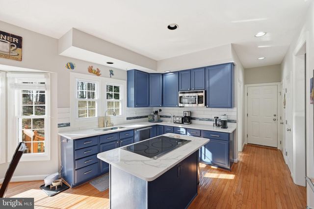 5012 WHISPER WILLOW DR, Fairfax, VA 22030