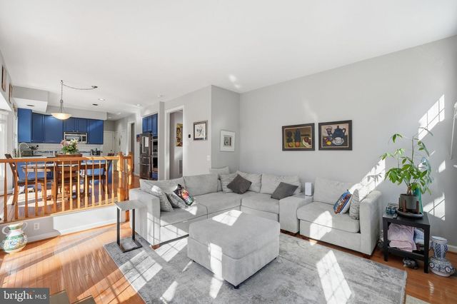 5012 WHISPER WILLOW DR, Fairfax, VA 22030