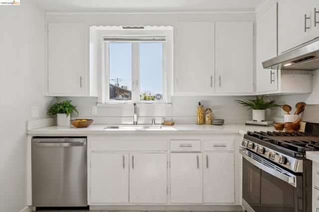 480 61St St, Oakland, CA 94609