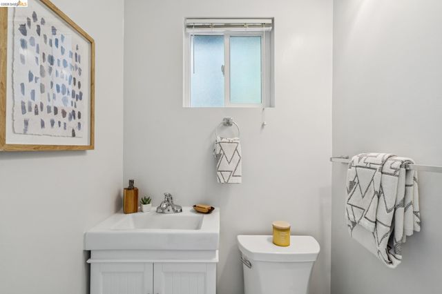 480 61St St, Oakland, CA 94609