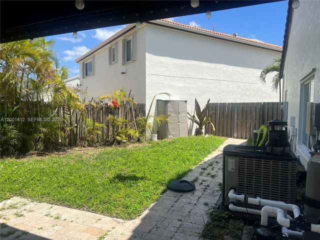 7552 SW 157th Pl, Miami, FL 33193