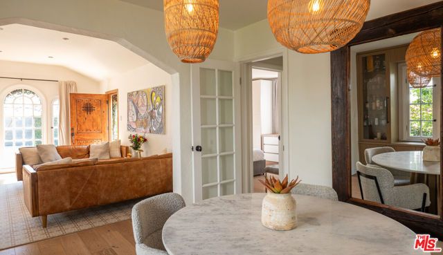 8215 Clinton Street, Los Angeles, CA 90048