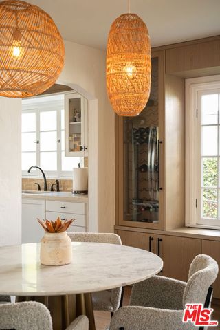 8215 Clinton Street, Los Angeles, CA 90048