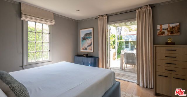 8215 Clinton Street, Los Angeles, CA 90048