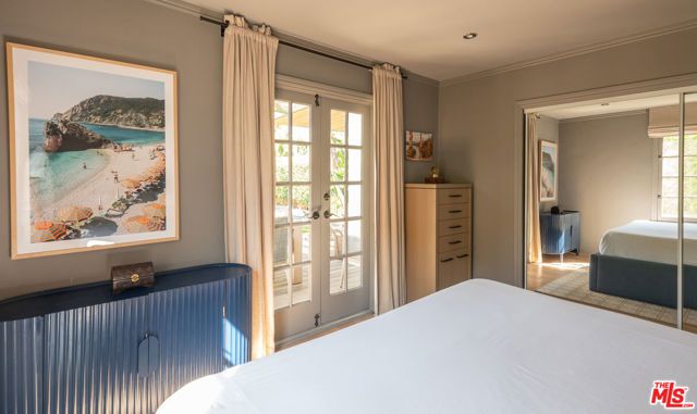 8215 Clinton Street, Los Angeles, CA 90048