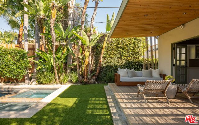 8215 Clinton Street, Los Angeles, CA 90048