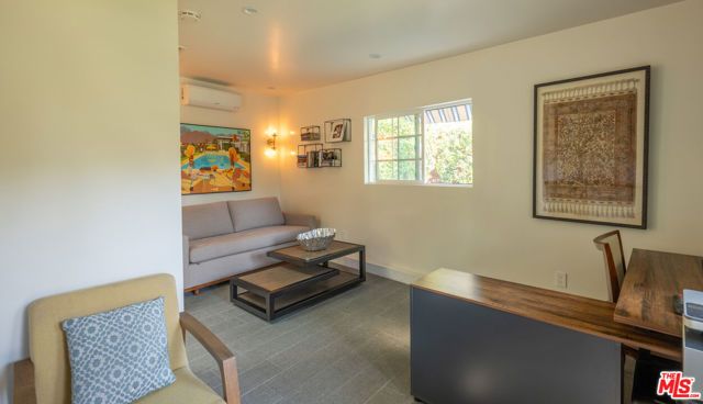 8215 Clinton Street, Los Angeles, CA 90048