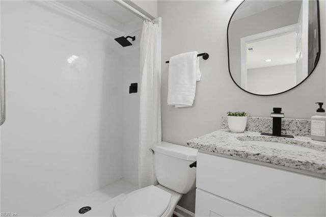 409 Lineberry RD, Virginia Beach, VA 23452