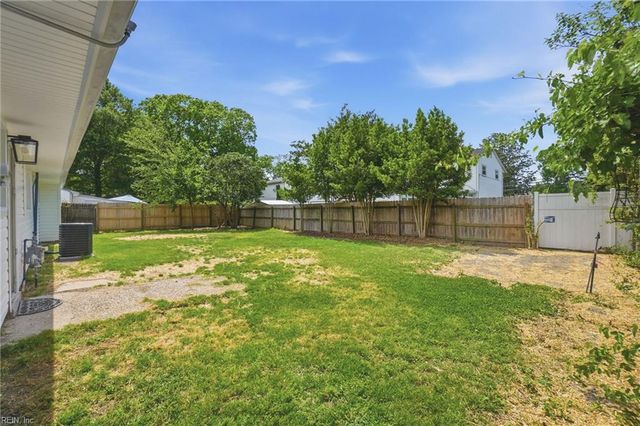 409 Lineberry RD, Virginia Beach, VA 23452