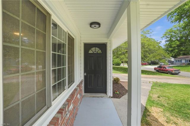 409 Lineberry RD, Virginia Beach, VA 23452