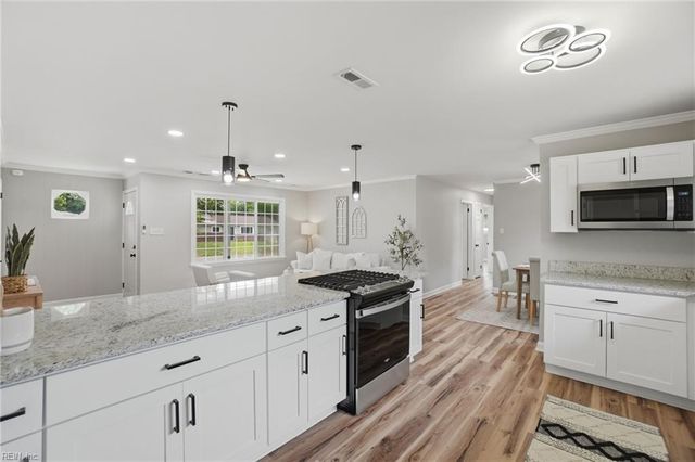 409 Lineberry RD, Virginia Beach, VA 23452