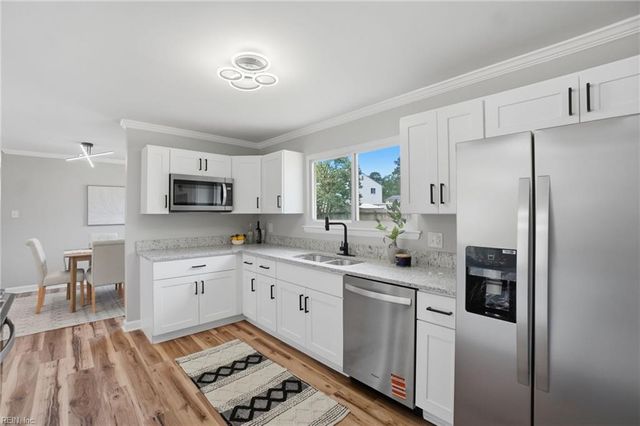 409 Lineberry RD, Virginia Beach, VA 23452