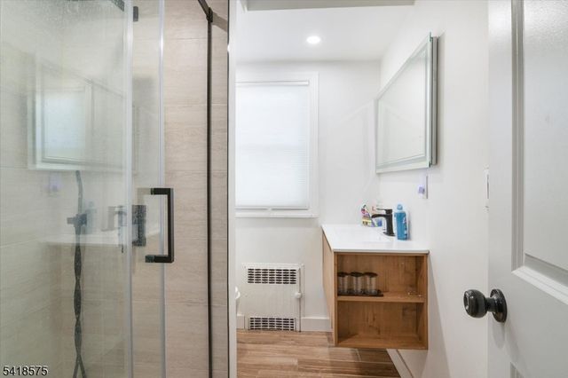 264 Union St, Lodi Boro, NJ 07644