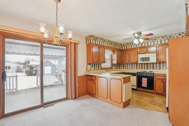 501 E 17th Street N, Newton, IA 50208