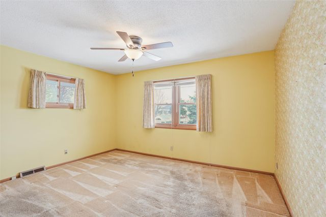 501 E 17th Street N, Newton, IA 50208