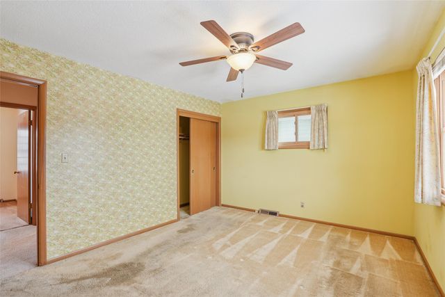 501 E 17th Street N, Newton, IA 50208