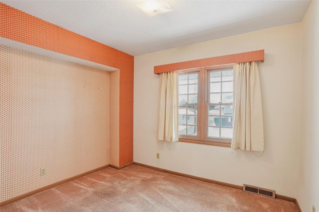 501 E 17th Street N, Newton, IA 50208