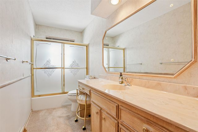 501 E 17th Street N, Newton, IA 50208