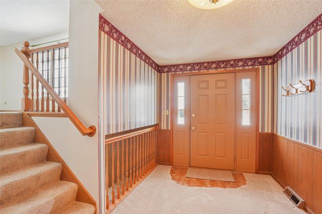 501 E 17th Street N, Newton, IA 50208