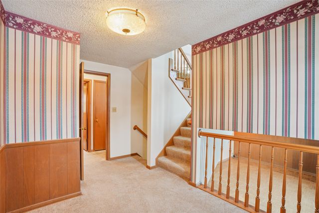 501 E 17th Street N, Newton, IA 50208