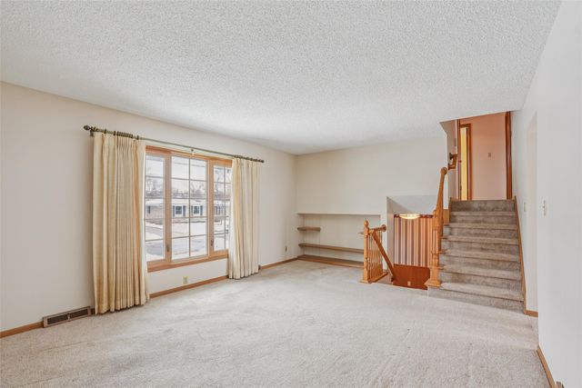 501 E 17th Street N, Newton, IA 50208