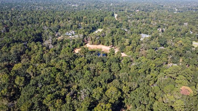 7015 Woodlake Trl, Montgomery, TX 77316