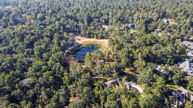 7015 Woodlake Trl, Montgomery, TX 77316