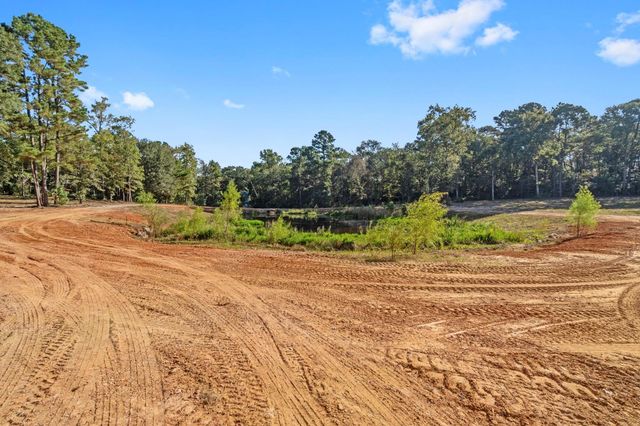 7015 Woodlake Trl, Montgomery, TX 77316