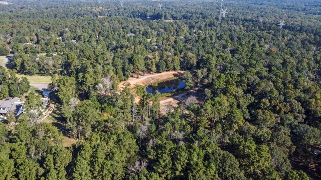 7015 Woodlake Trl, Montgomery, TX 77316