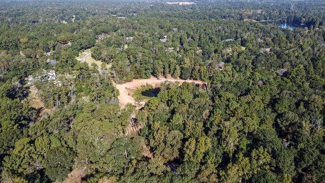 7015 Woodlake Trl, Montgomery, TX 77316