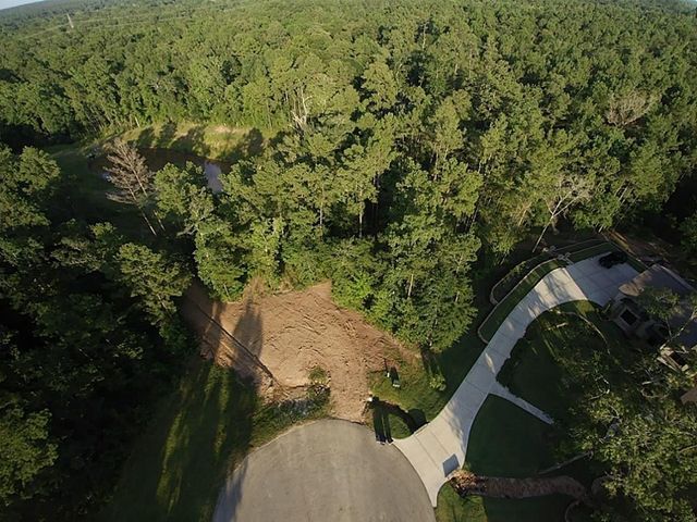 7015 Woodlake Trl, Montgomery, TX 77316