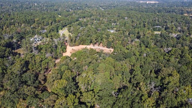 7015 Woodlake Trl, Montgomery, TX 77316