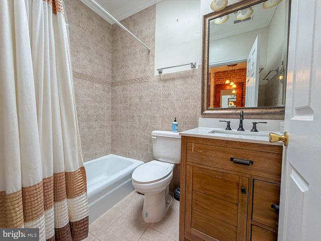 318 11TH ST SE, Washington, DC 20003