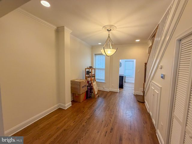 318 11TH ST SE, Washington, DC 20003