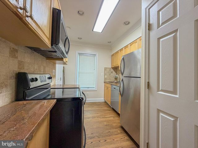 318 11TH ST SE, Washington, DC 20003