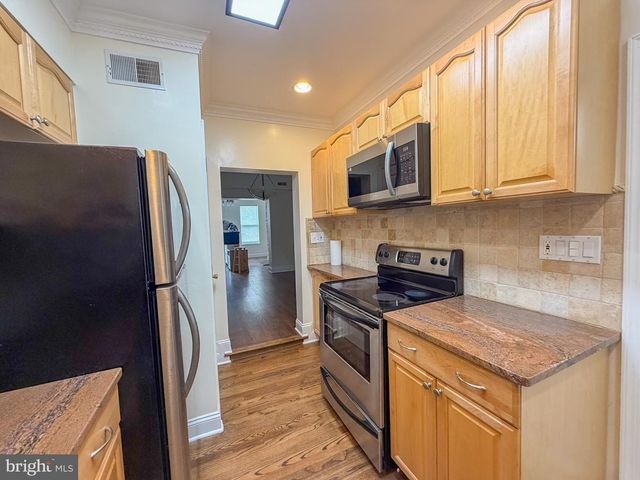 318 11TH ST SE, Washington, DC 20003