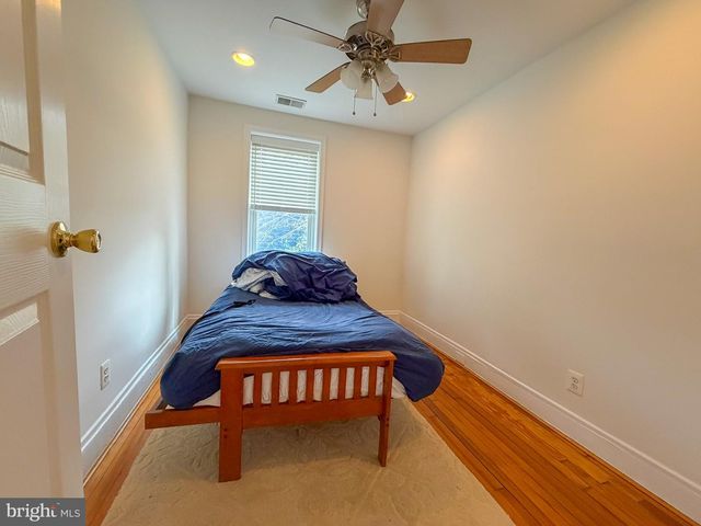 318 11TH ST SE, Washington, DC 20003