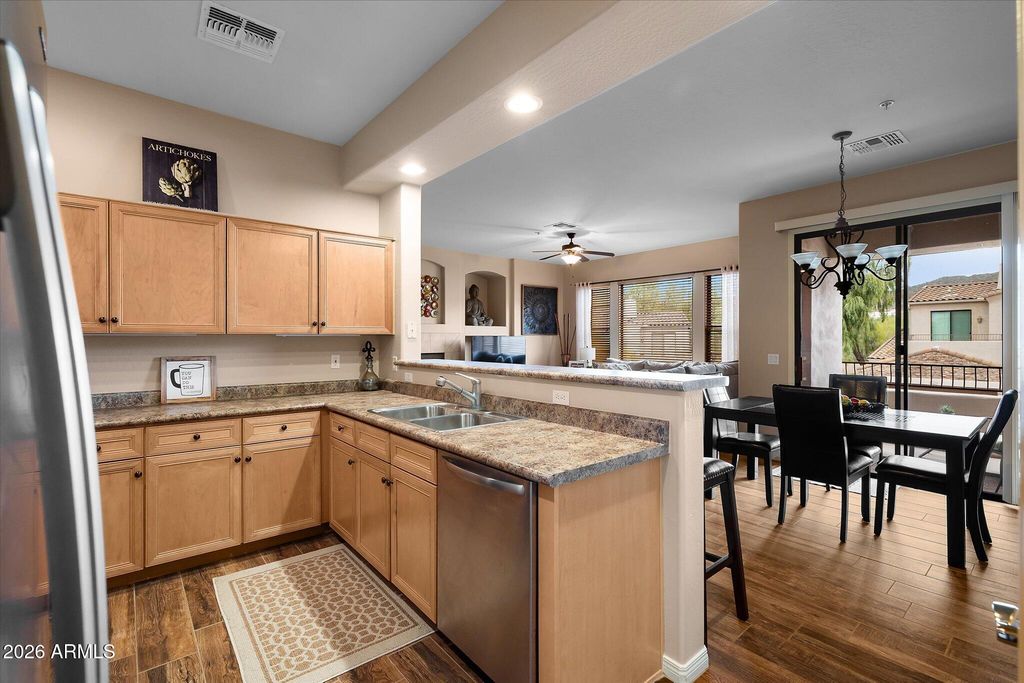 Image 9 of property listing at 7445 E EAGLE CREST Drive 1116, Mesa, AZ 85207