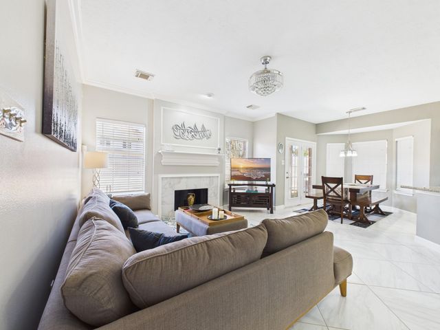 1531 Almond Brook Lane, Houston, TX 77062