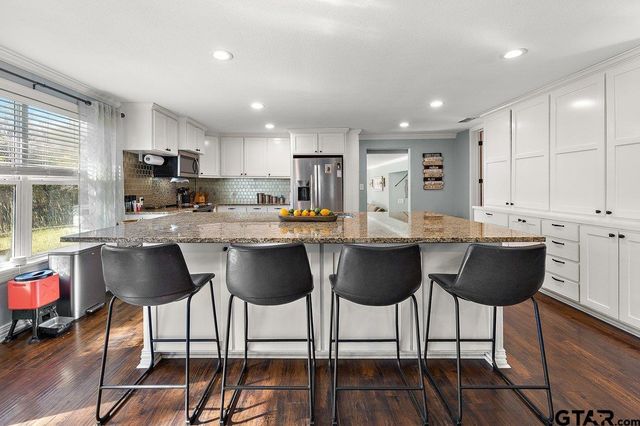 130 County Road 3162, Jacksonville, TX 75766