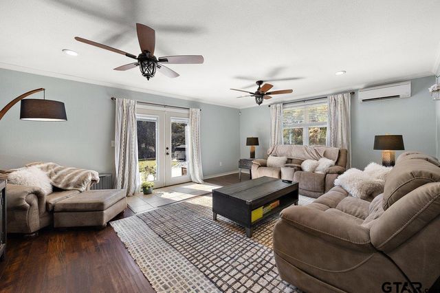 130 County Road 3162, Jacksonville, TX 75766