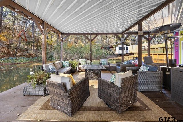 130 County Road 3162, Jacksonville, TX 75766