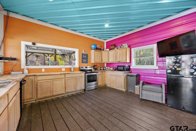 130 County Road 3162, Jacksonville, TX 75766