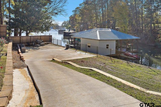 130 County Road 3162, Jacksonville, TX 75766