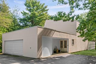 625 SHERIDAN Road, Highland Park, IL 60035