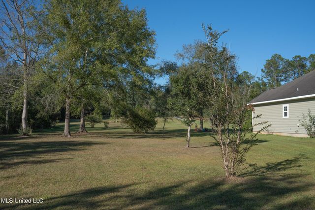 2855 Firetower Road, Kiln, MS 39556